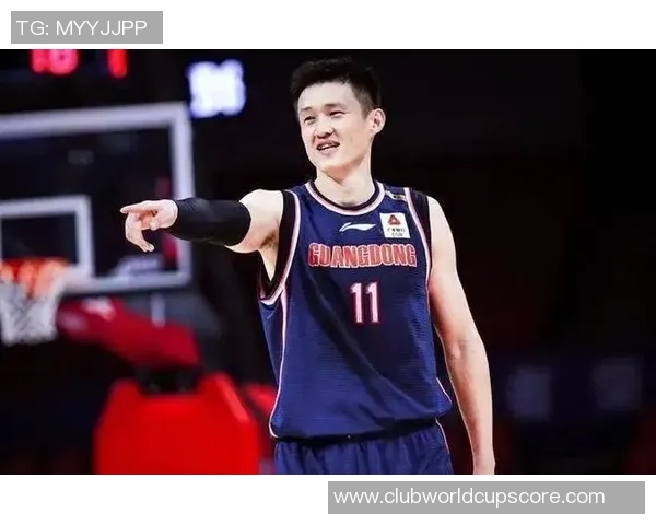 周鹏：从篮球场上的拼搏者到生活中的坚韧榜样，见证成长与奋斗的故事